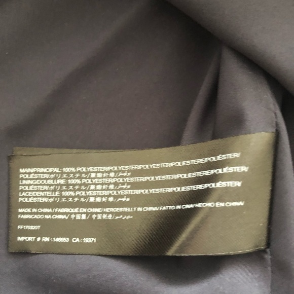 Finders Keepers low-cut blouse - Picture 11 of 11